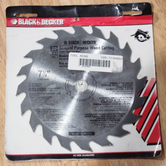 Black & Decker 7 1/4 Diameter Carbide 20 Teeth Saw Blade Wood Cutting 73-369 New - Picture 1 of 6